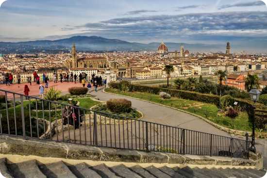 Cómo llegar al mirador de Piazzale Michelangelo?