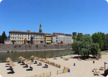 Playa Artificial del Arno
